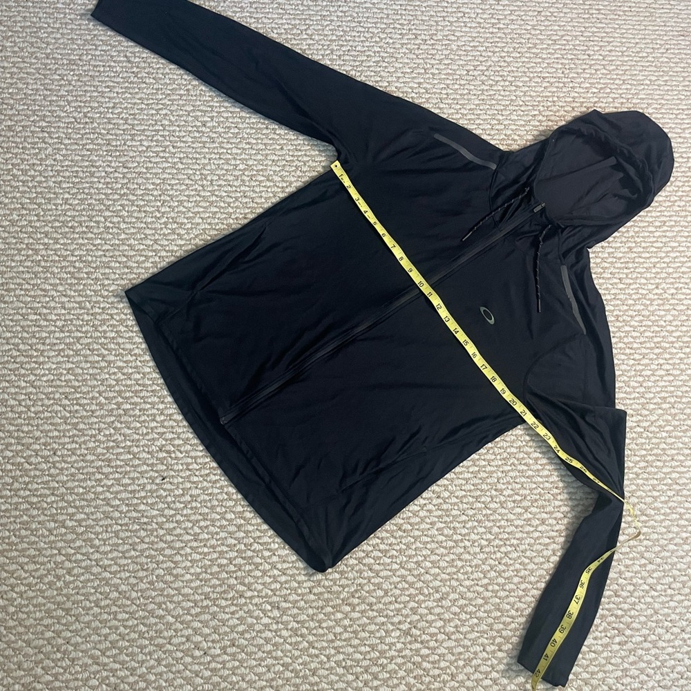 Oakley Men's Black Swim Rash Guard